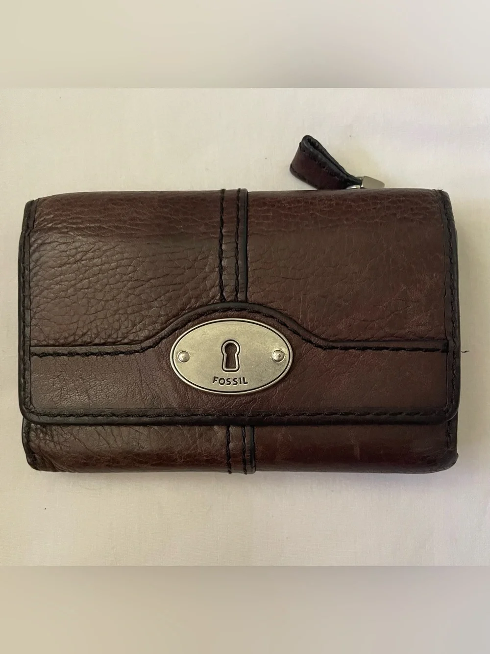 Vintage Fossil Maddox Dark Brown Leather Trifold Wallet Keyhole Logo